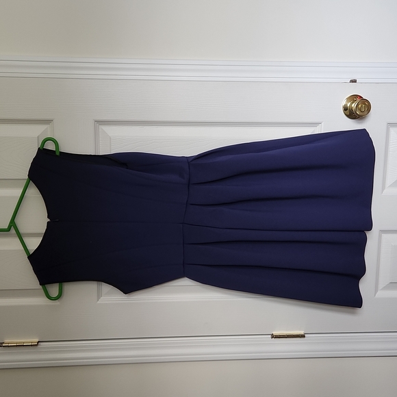 Forever 21 Dress 👗 - Picture 3 of 4